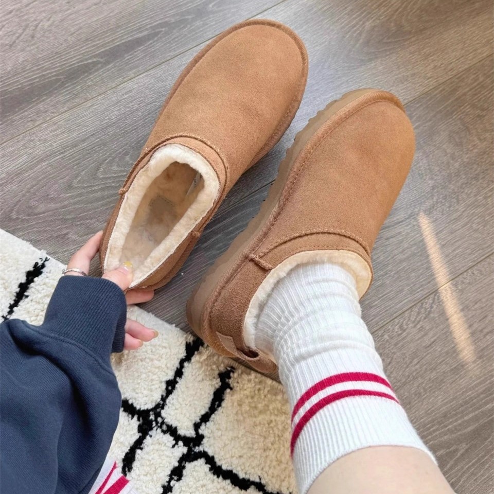Mini platform ankle snow boots with soft faux fur lining and anti-slip sole