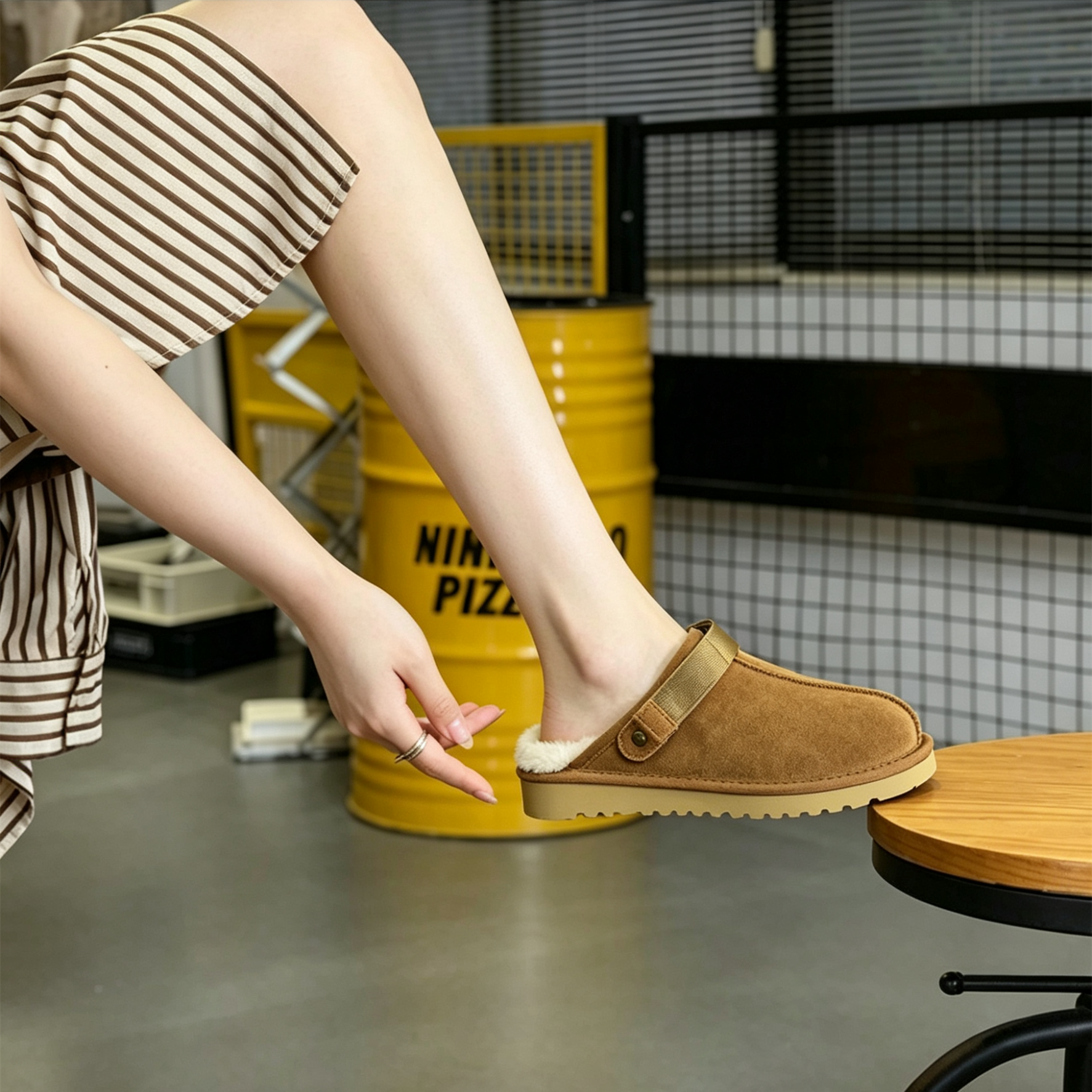 Back Strap Platform Mule Snow Clogs | Genuine Cowhide Upper, Faux Fur Lined, 2.5cm EVA Rubber Sole US5-US9 | Chestnut|Sand
